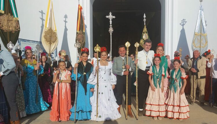 Presentación de Hermandades del Rocío ante la Puerta Mayor del Santuario 2025 en Directo